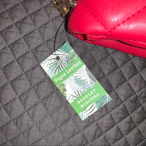 BADGLEY MISCHKA CROSSBODY W DIAMOND QUILTED & STUD - Picture 7 of 15